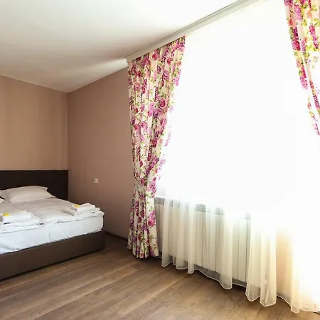 The Secret Garden 4*