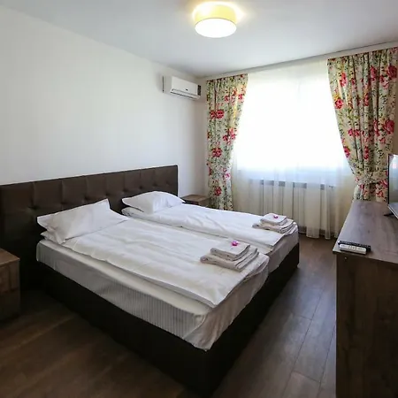 The Secret Garden 4*